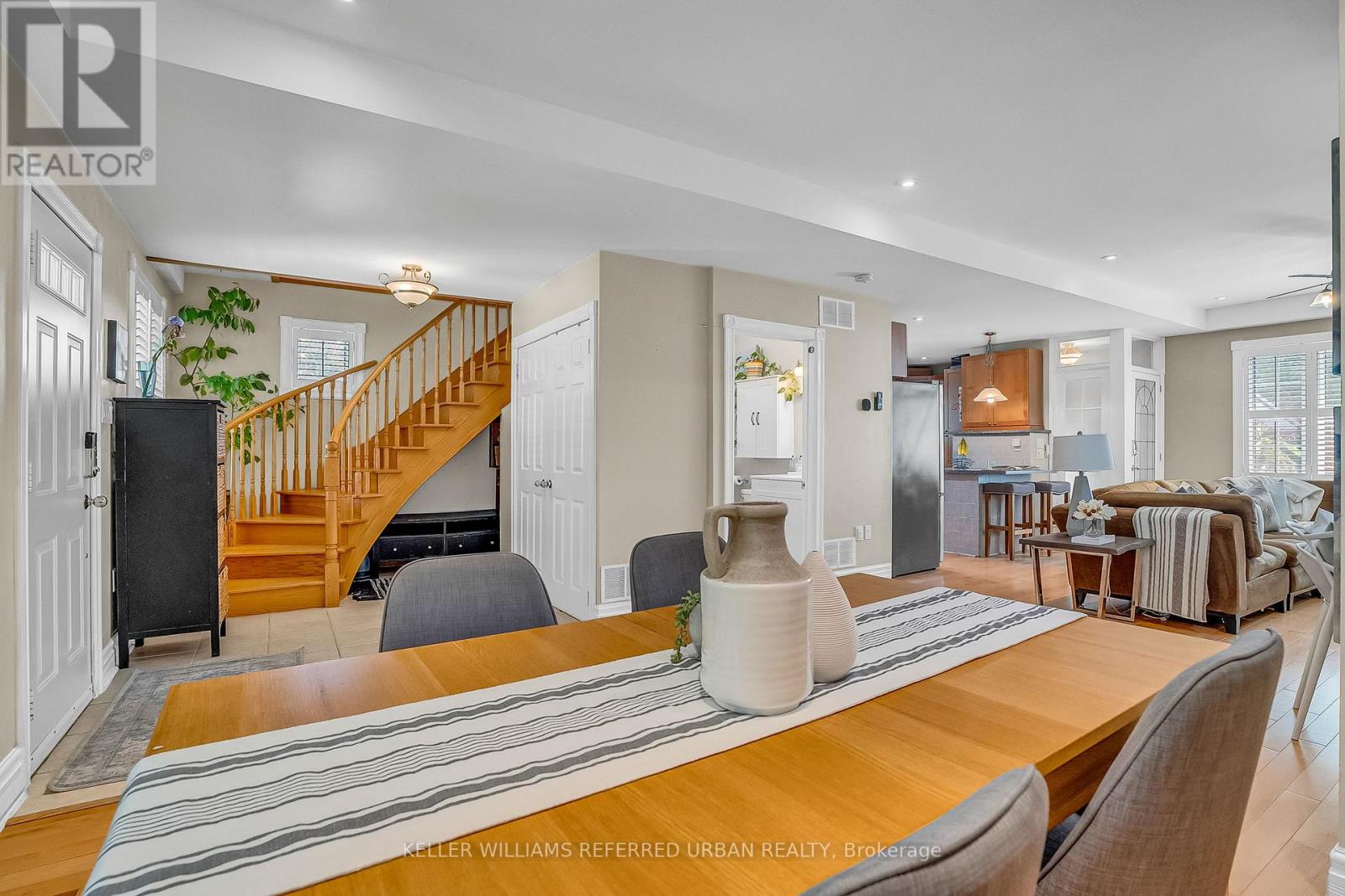 5 Donora Drive, Toronto (Crescent Town), Ontario  M4B 1B3 - Photo 15 - E12210224