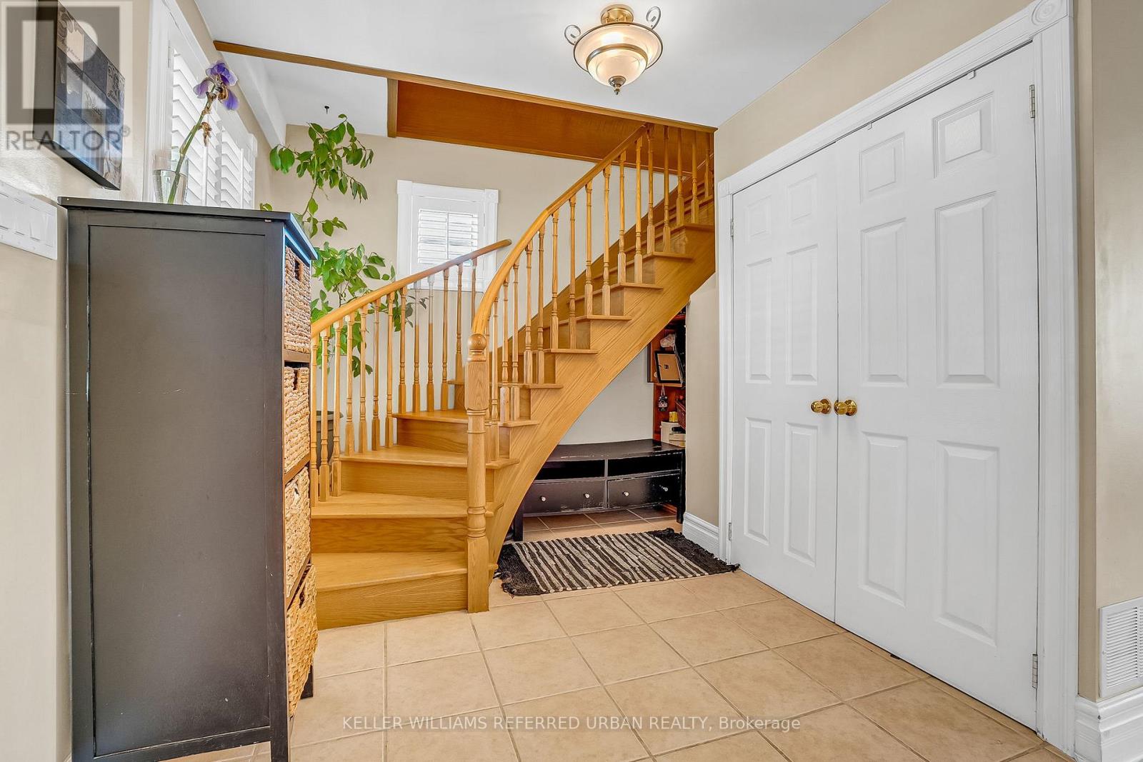 5 Donora Drive, Toronto (Crescent Town), Ontario  M4B 1B3 - Photo 17 - E12210224