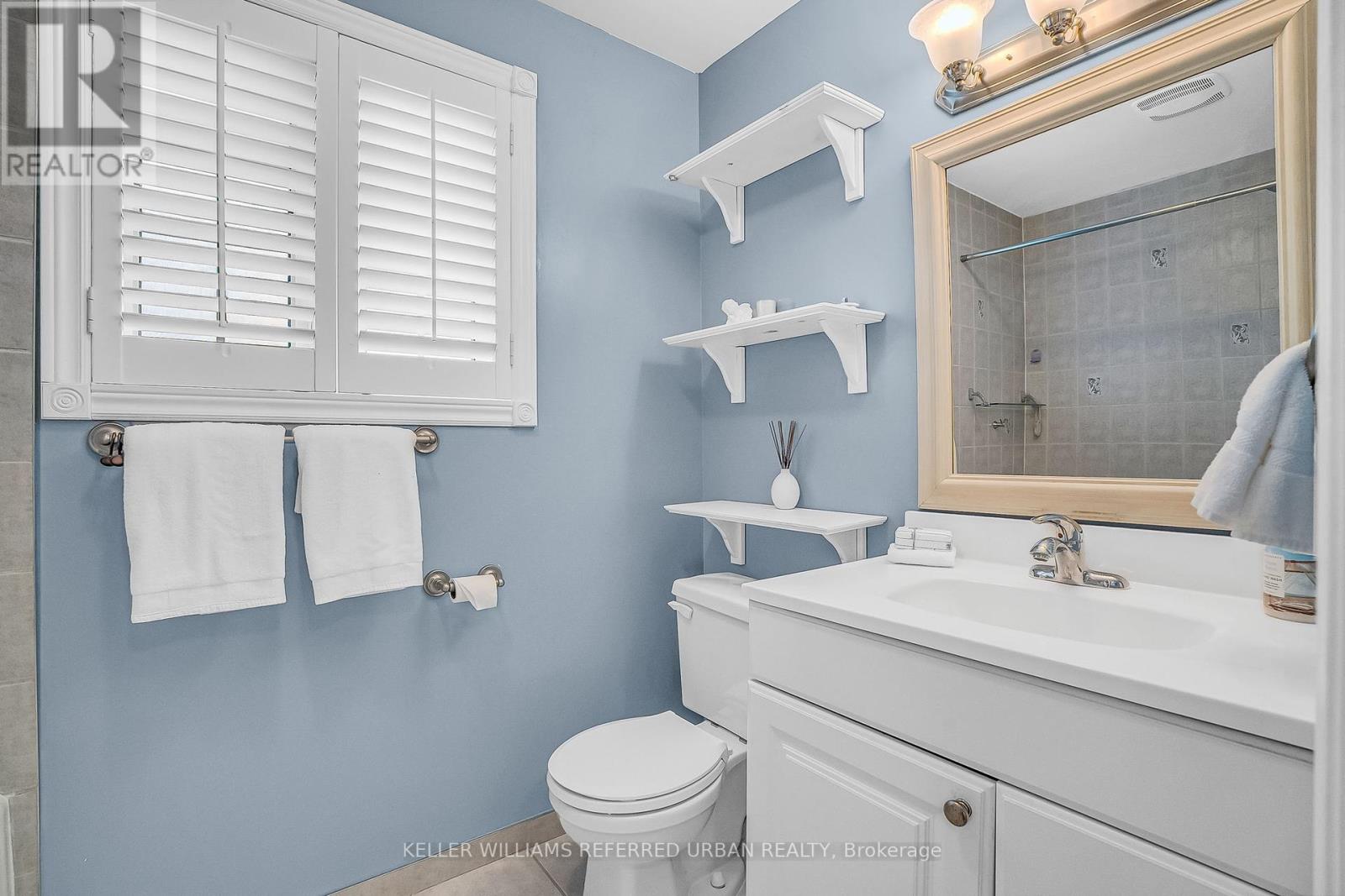 5 Donora Drive, Toronto (Crescent Town), Ontario  M4B 1B3 - Photo 22 - E12210224