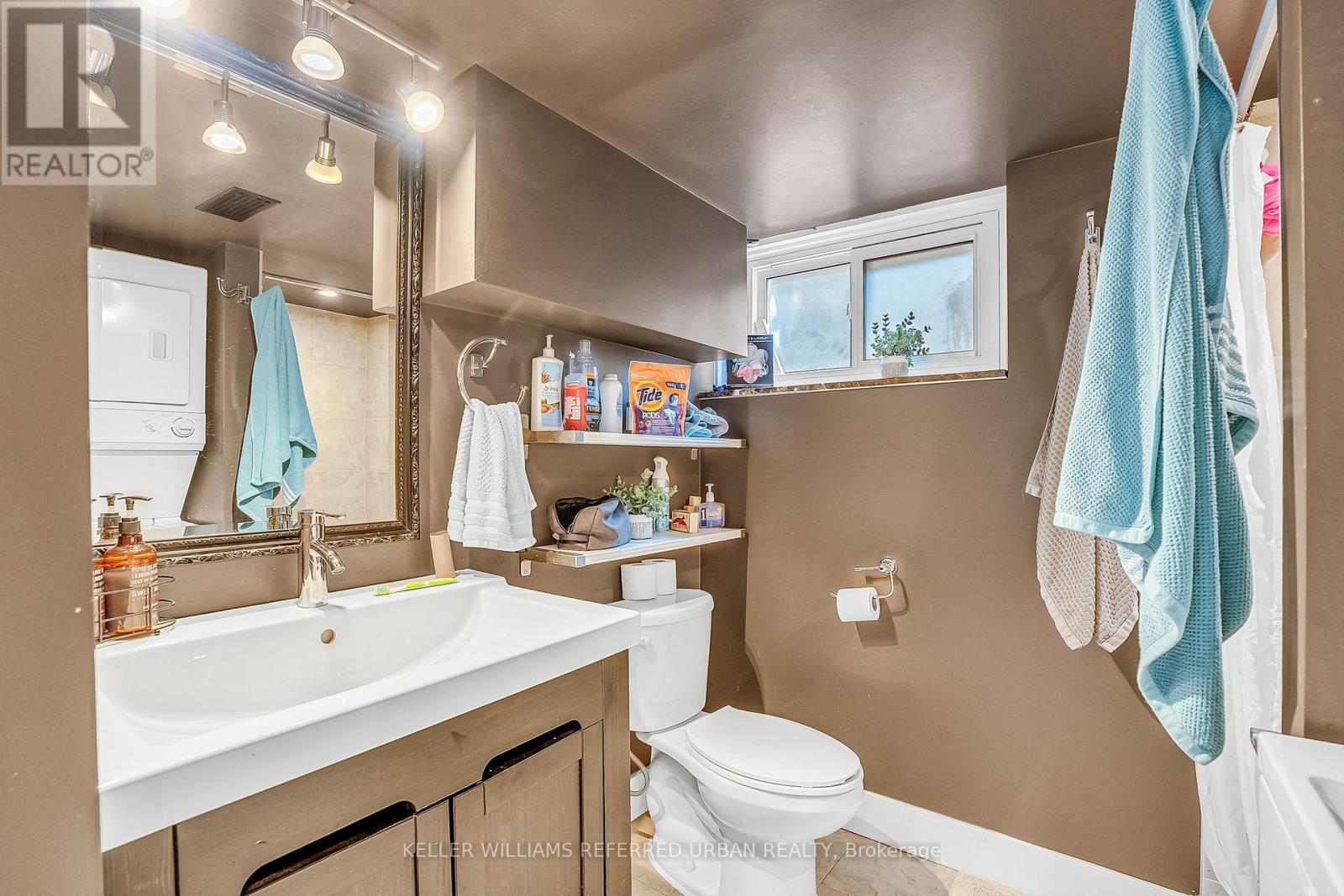5 Donora Drive, Toronto (Crescent Town), Ontario  M4B 1B3 - Photo 35 - E12210224