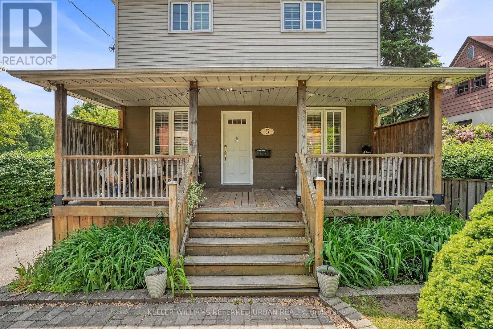 5 Donora Drive, Toronto (Crescent Town), Ontario  M4B 1B3 - Photo 4 - E12210224
