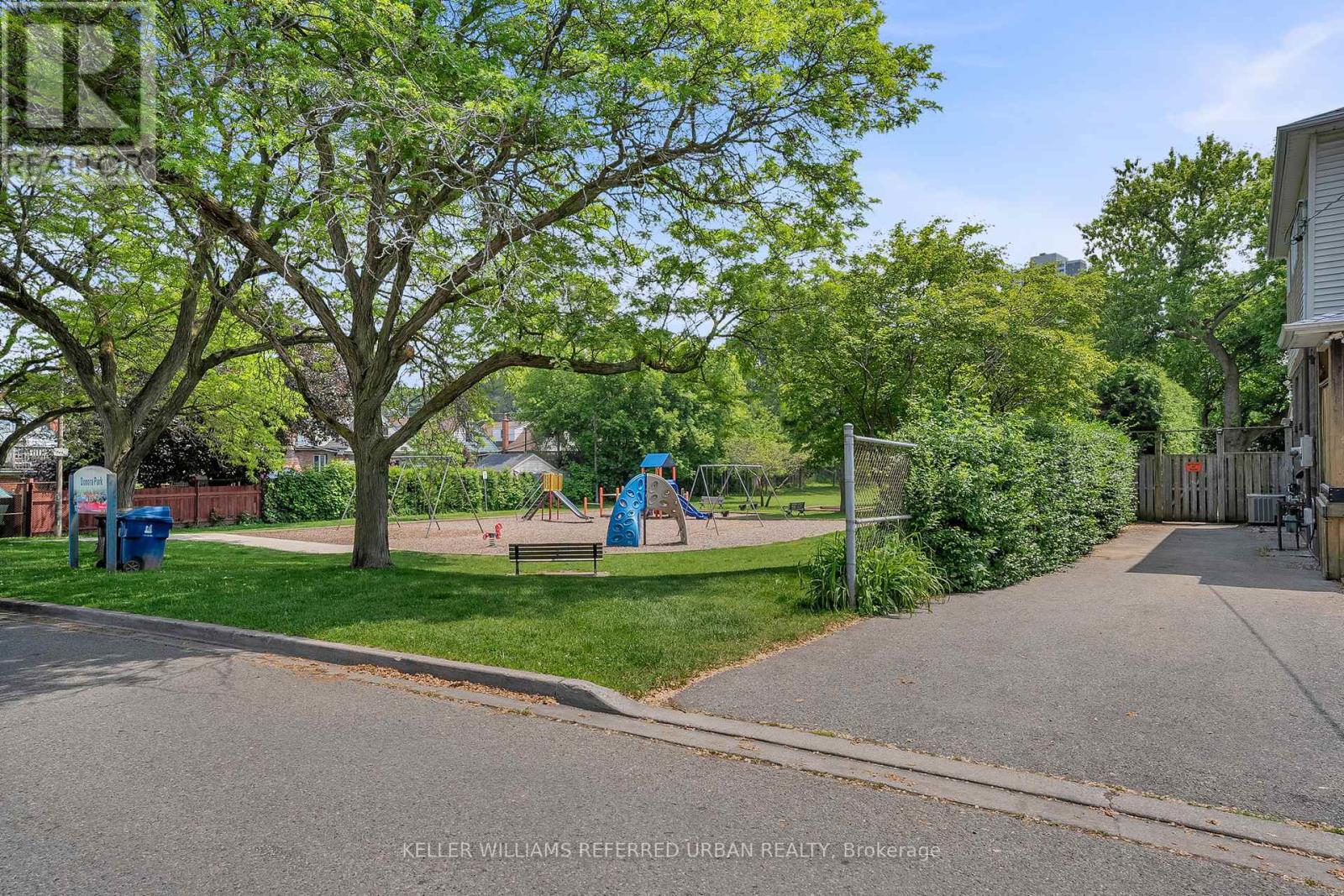 5 Donora Drive, Toronto (Crescent Town), Ontario  M4B 1B3 - Photo 42 - E12210224