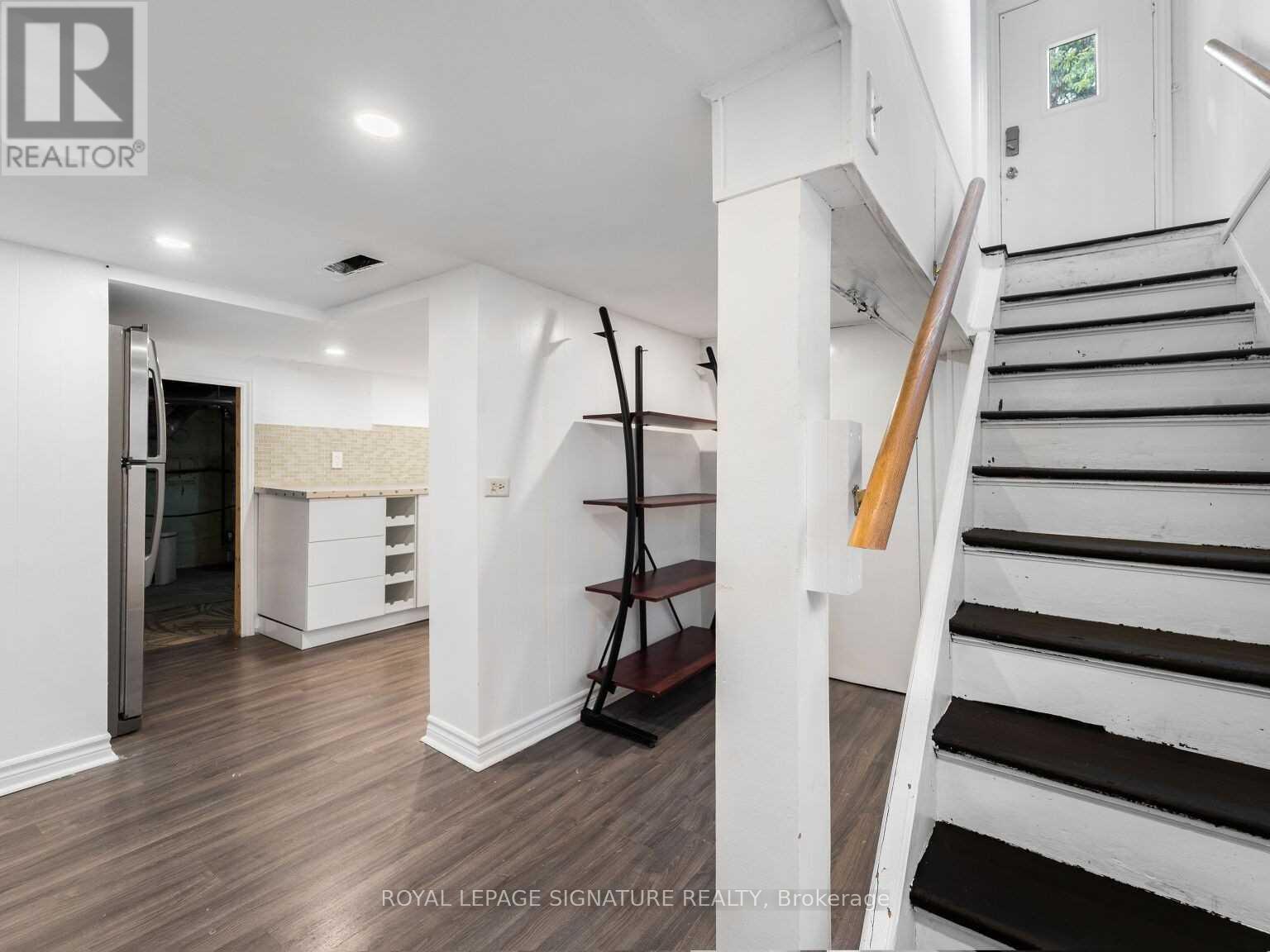 61 Holmstead Avenue, Toronto, Ontario  M4B 1T3 - Photo 26 - E12210256