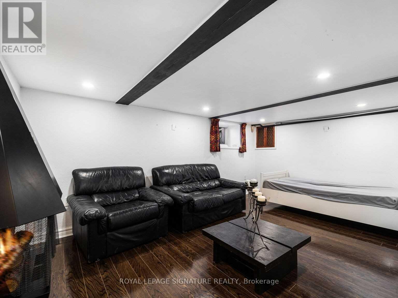 61 Holmstead Avenue, Toronto, Ontario  M4B 1T3 - Photo 29 - E12210256
