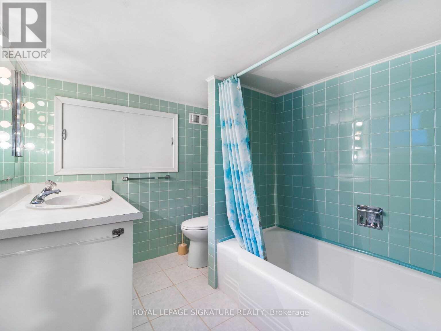 61 Holmstead Avenue, Toronto, Ontario  M4B 1T3 - Photo 30 - E12210256