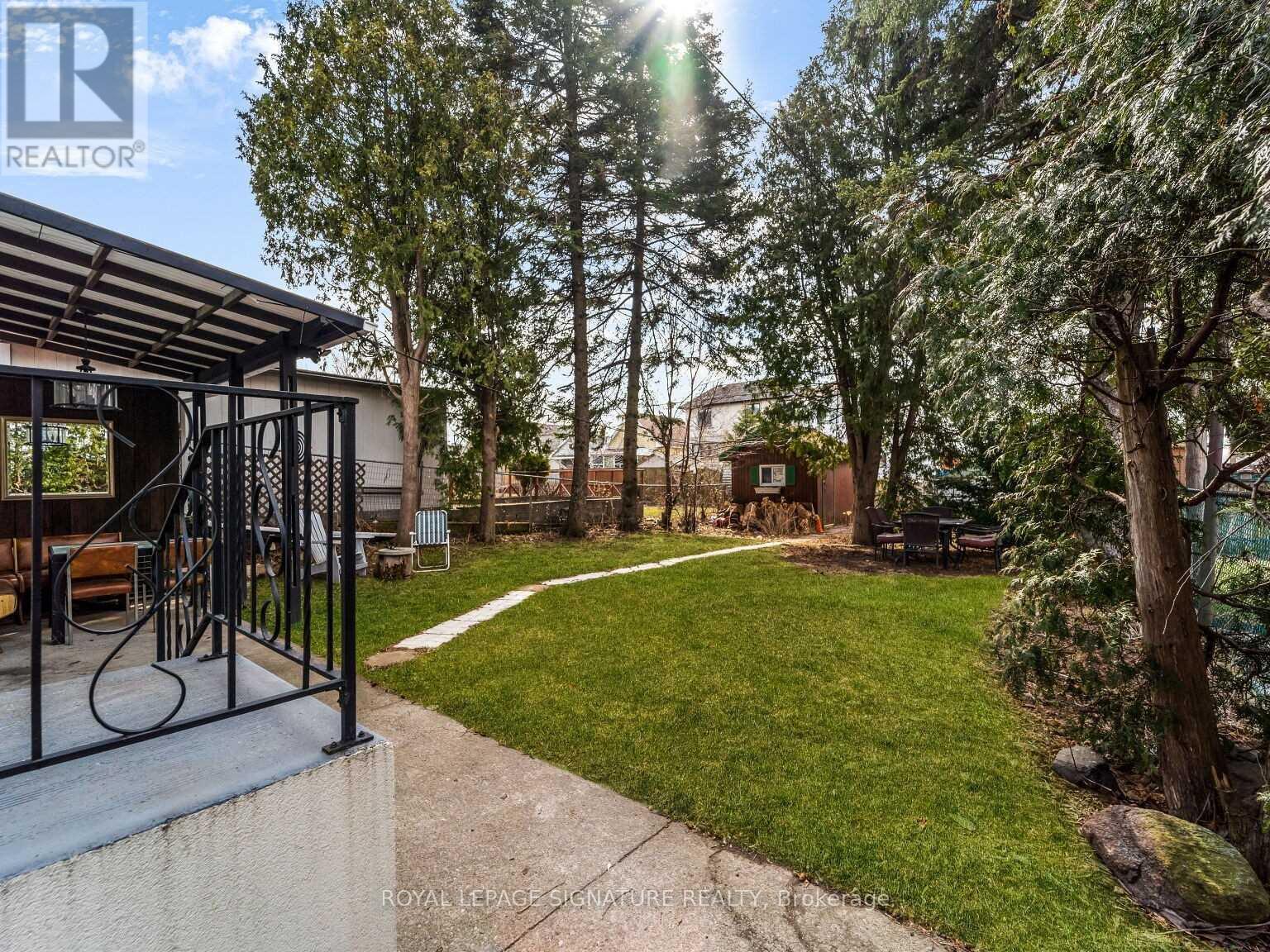 61 Holmstead Avenue, Toronto, Ontario  M4B 1T3 - Photo 31 - E12210256