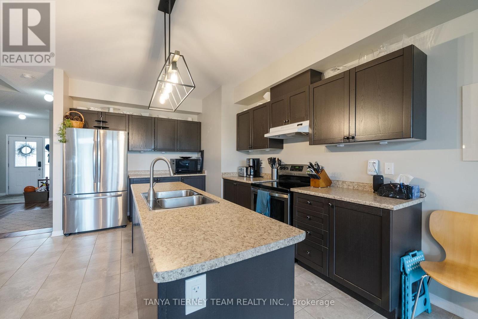 30 Lambdon Way, Whitby, Ontario  L1M 0L3 - Photo 10 - E12210318