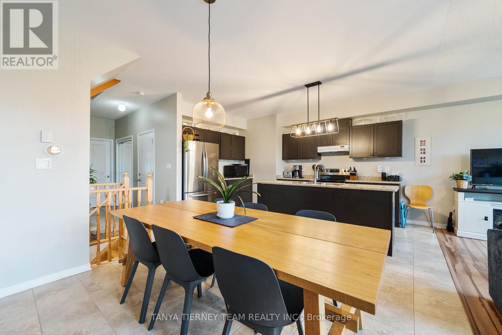 30 Lambdon Way, Whitby, Ontario  L1M 0L3 - Photo 15 - E12210318