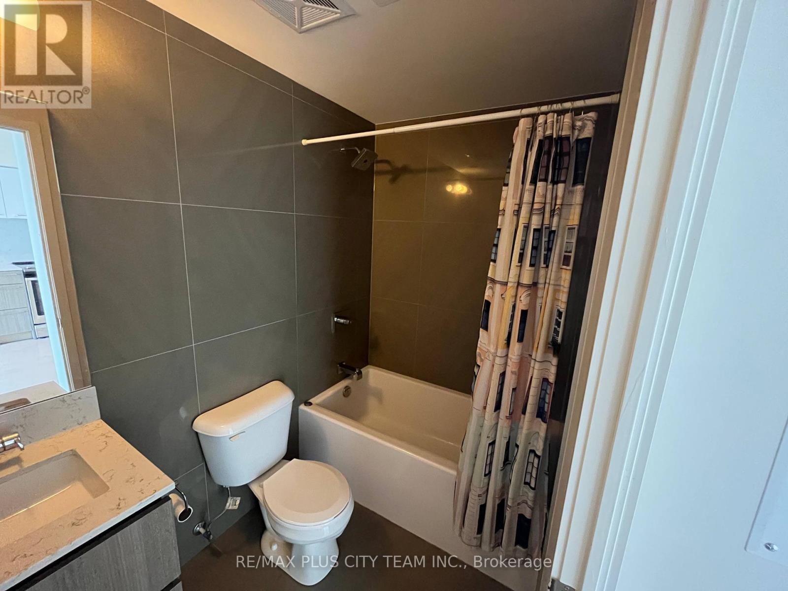1511 - 15 Baseball Place, Toronto, Ontario  M4M 0E6 - Photo 7 - E12210383