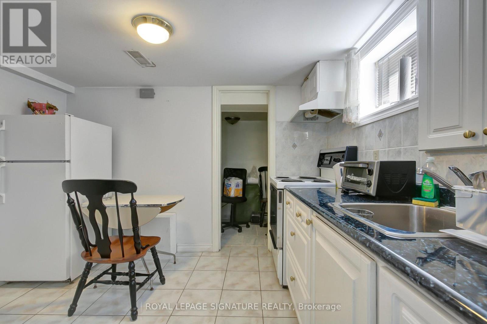 Bsmt 2 - 1356 Pharmacy Avenue, Toronto, Ontario  M1R 2J5 - Photo 14 - E12210405