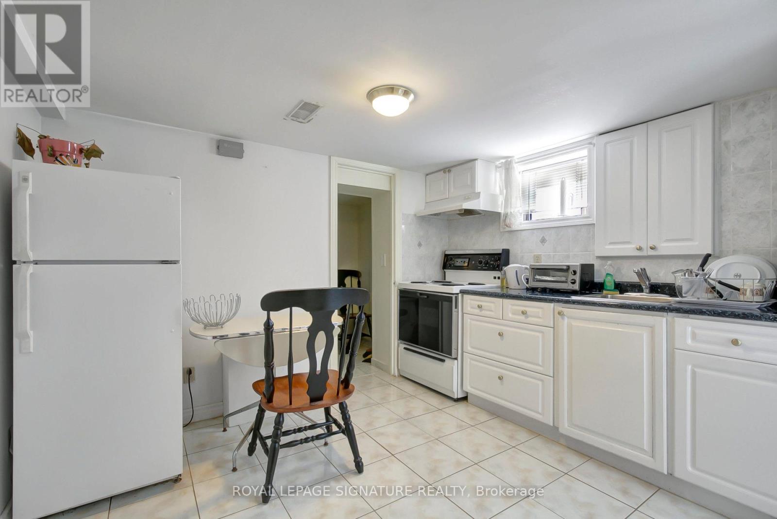 Bsmt 2 - 1356 Pharmacy Avenue, Toronto, Ontario  M1R 2J5 - Photo 16 - E12210405