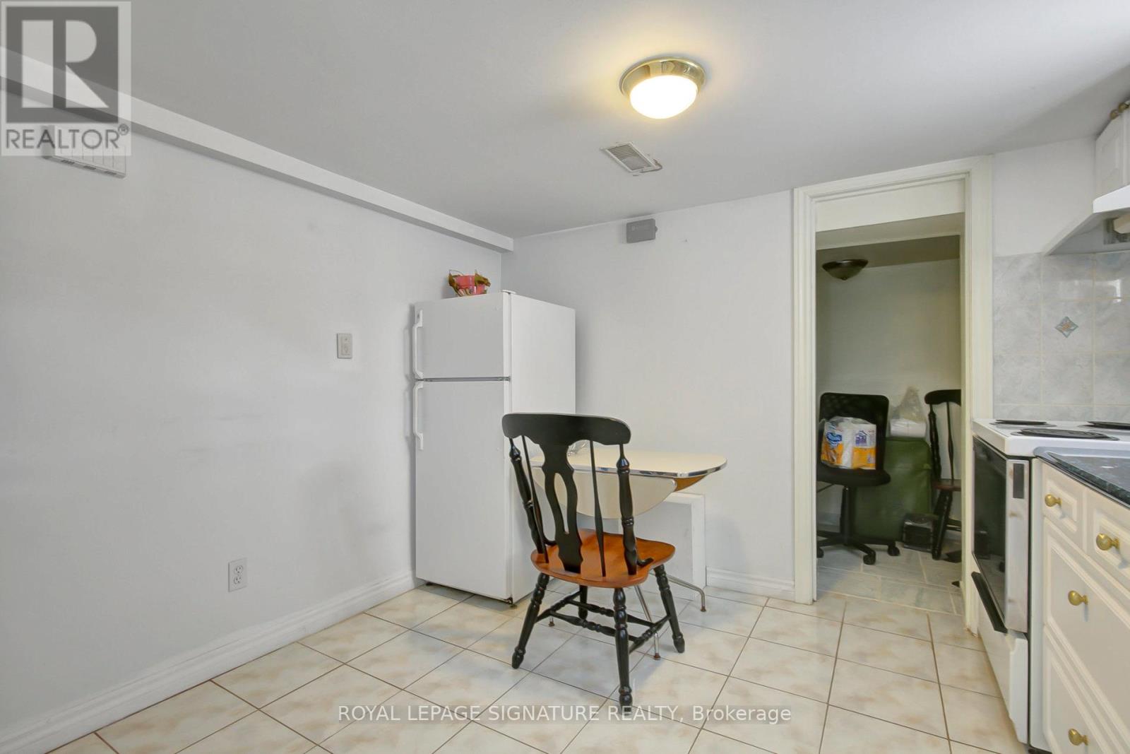 Bsmt 2 - 1356 Pharmacy Avenue, Toronto, Ontario  M1R 2J5 - Photo 17 - E12210405