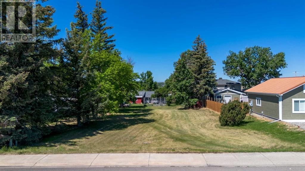 731 2 Street E, Cardston, Alberta  T0K 0K0 - Photo 1 - A2228011