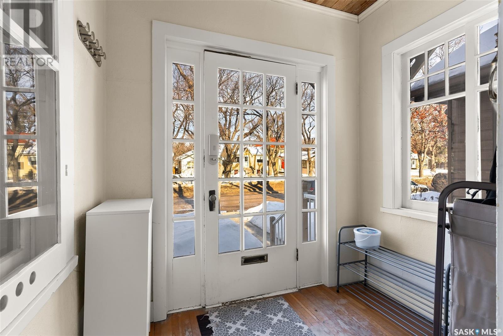 Property at 3335 Victoria AVENUE image 2