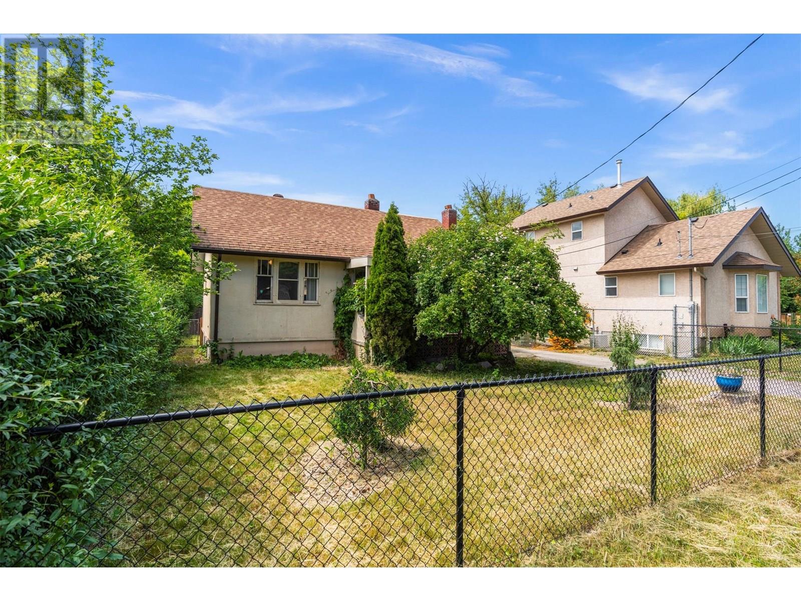 3302 34 Street, Vernon, British Columbia  V1T 5X9 - Photo 2 - 10351105