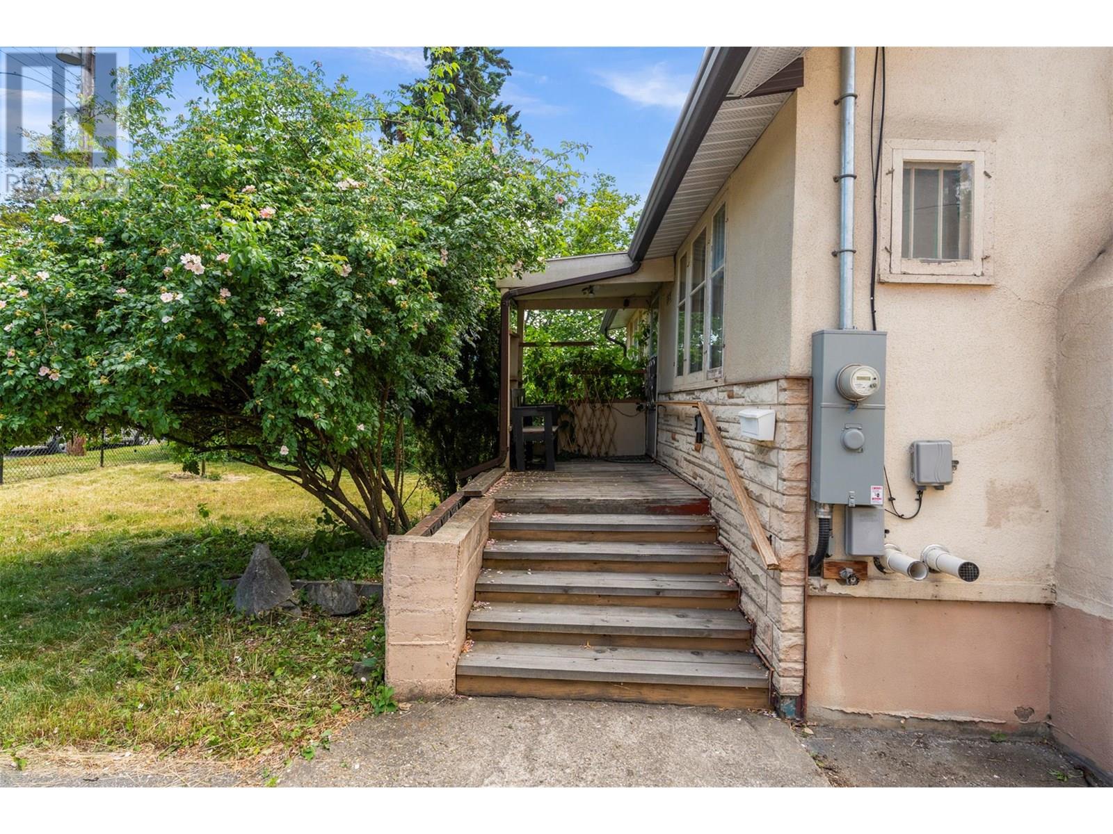 3302 34 Street, Vernon, British Columbia  V1T 5X9 - Photo 8 - 10351105