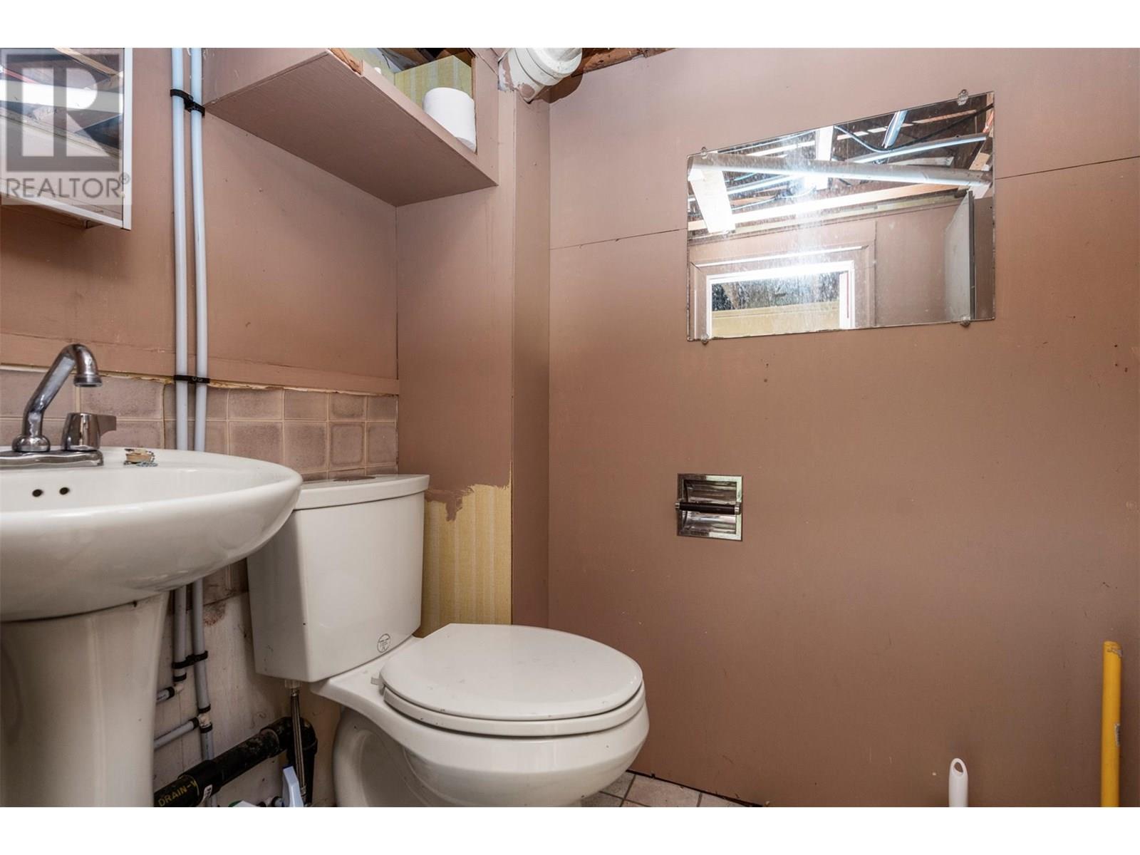 3302 34 Street, Vernon, British Columbia  V1T 5X9 - Photo 31 - 10351105