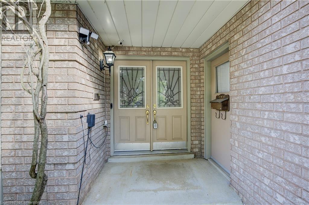 466 Dicenzo Drive, Hamilton, Ontario  L9B 2C4 - Photo 3 - 40739611