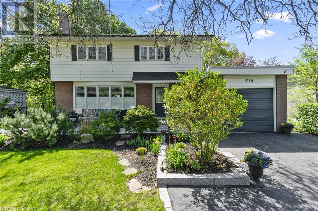 516 FALGARWOOD Drive, Oakville, Ontario