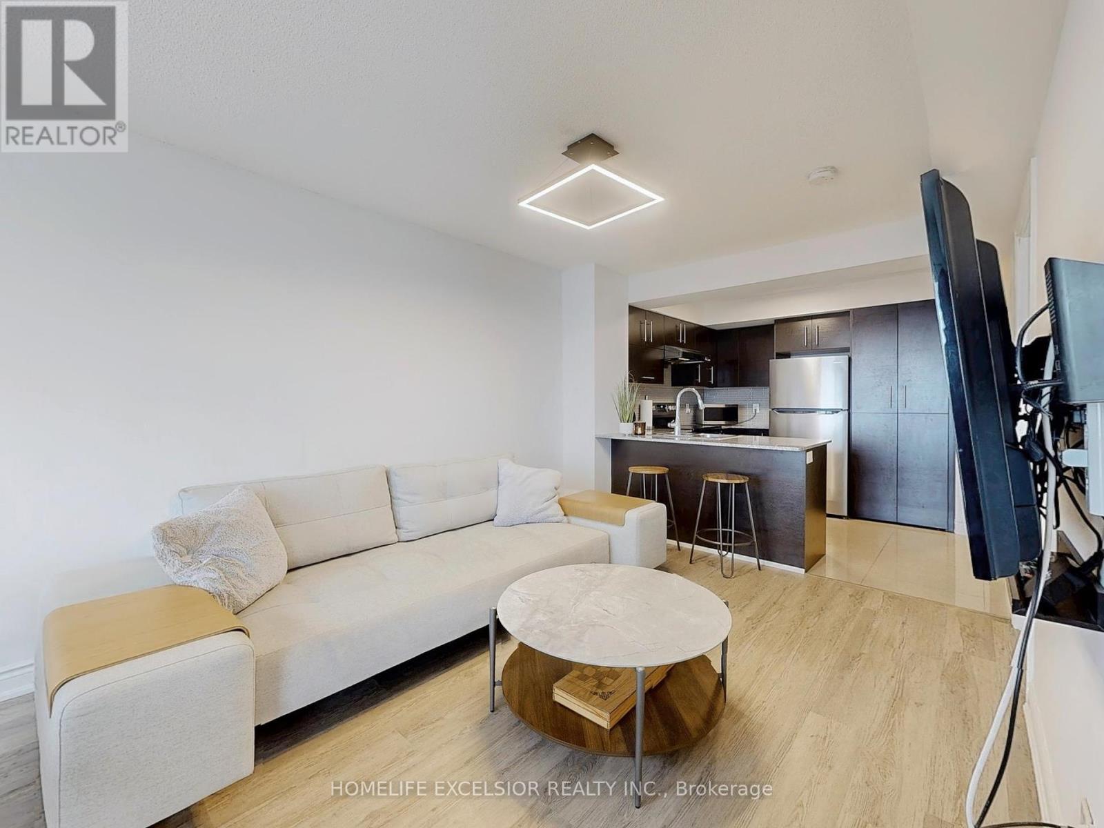 1018 - 273 South Park Road, Markham, Ontario  L3T 0B5 - Photo 6 - N12210180