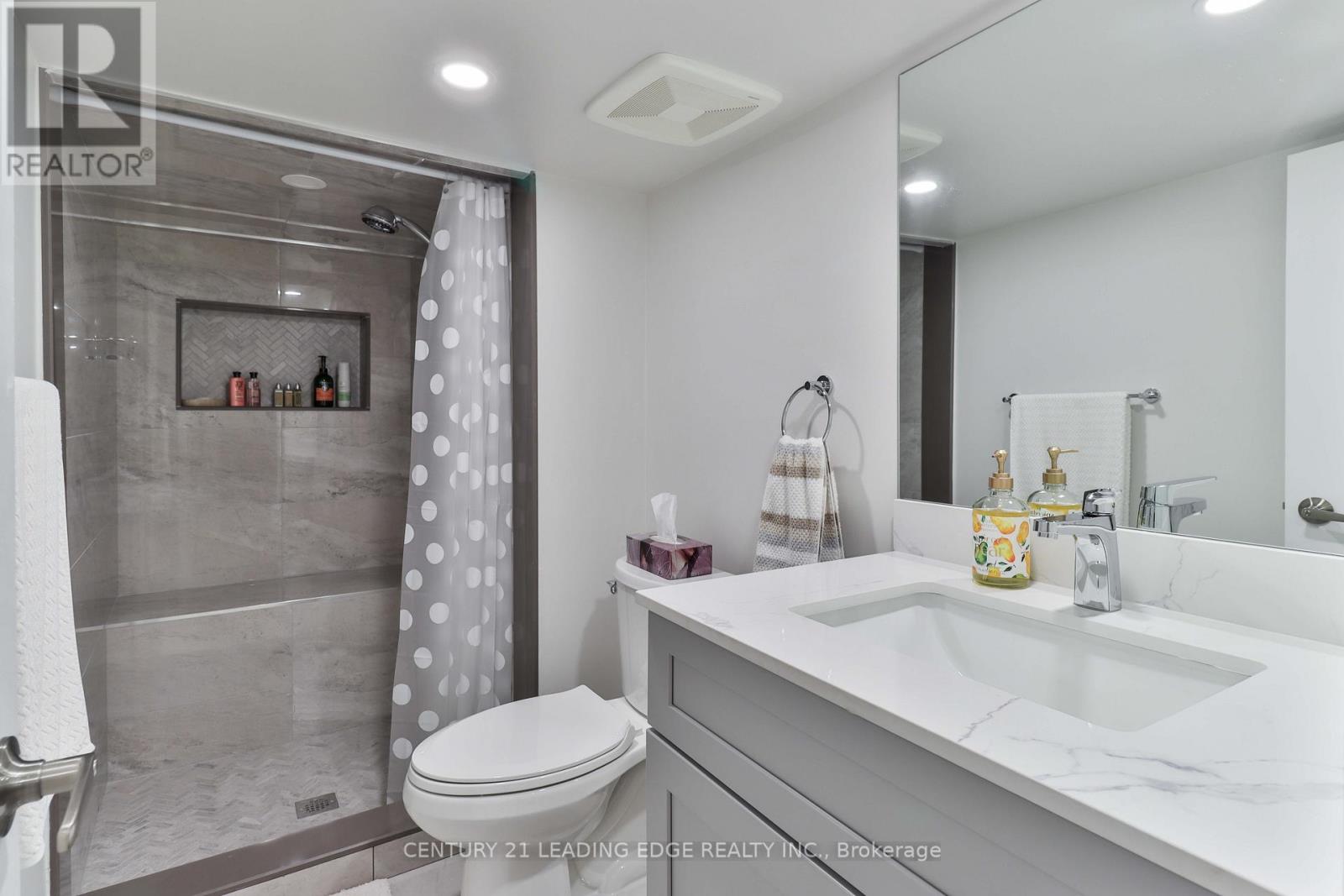 Unit D - 487 Eagle Street, Newmarket, Ontario  L3Y 1K7 - Photo 10 - N12210237