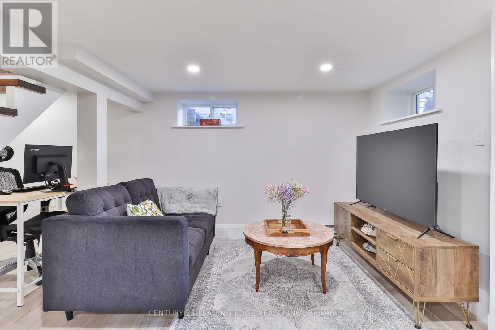 Unit D - 487 Eagle Street, Newmarket, Ontario  L3Y 1K7 - Photo 2 - N12210237