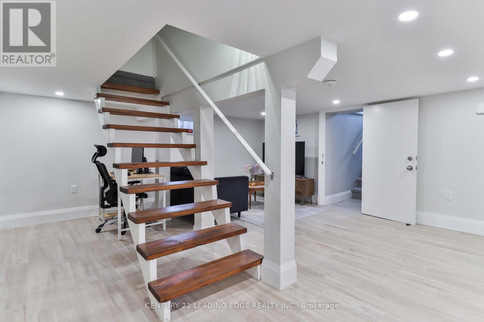 Unit D - 487 Eagle Street, Newmarket, Ontario  L3Y 1K7 - Photo 4 - N12210237