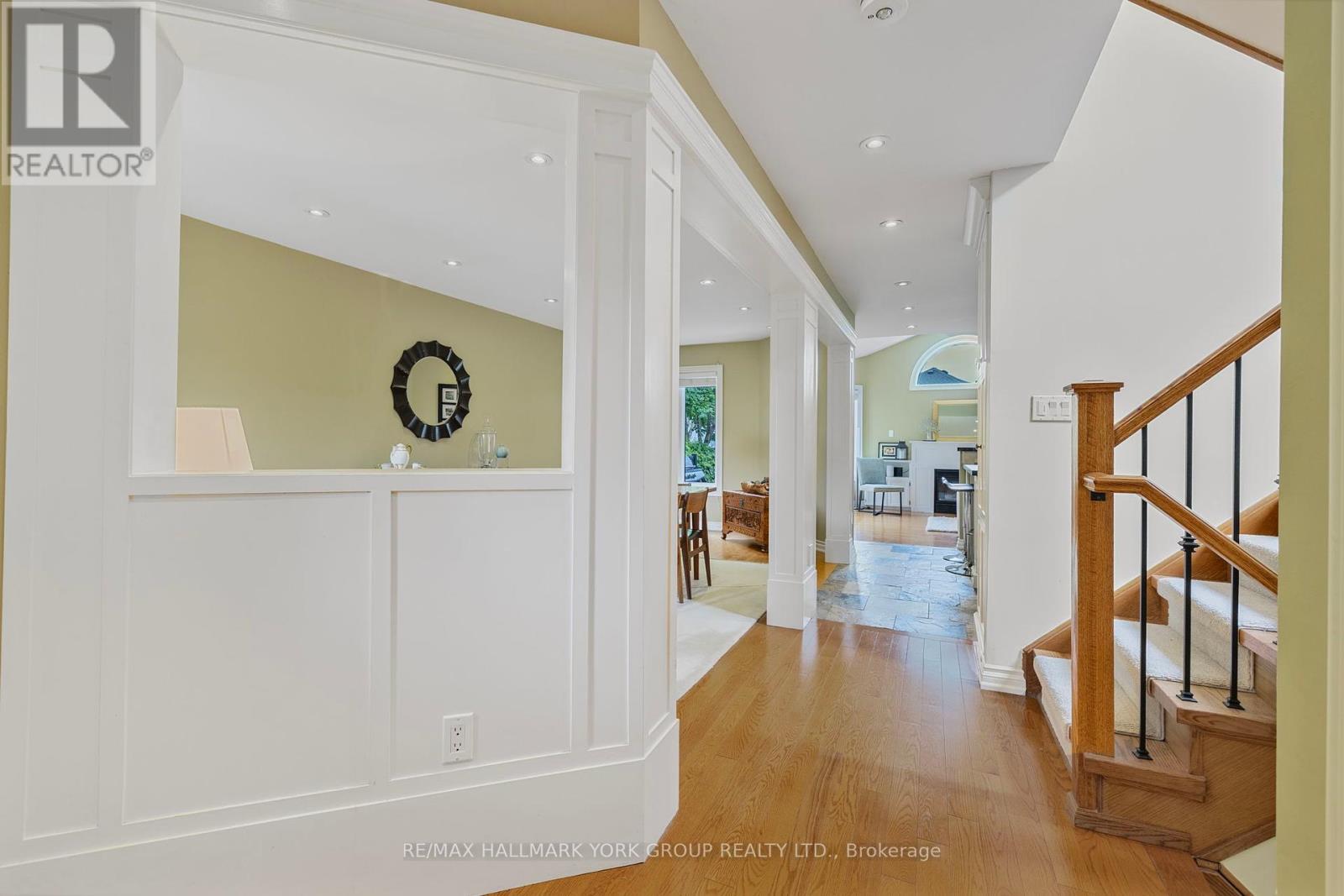 110 Rush Road, Aurora, Ontario  L4G 7G5 - Photo 3 - N12210260
