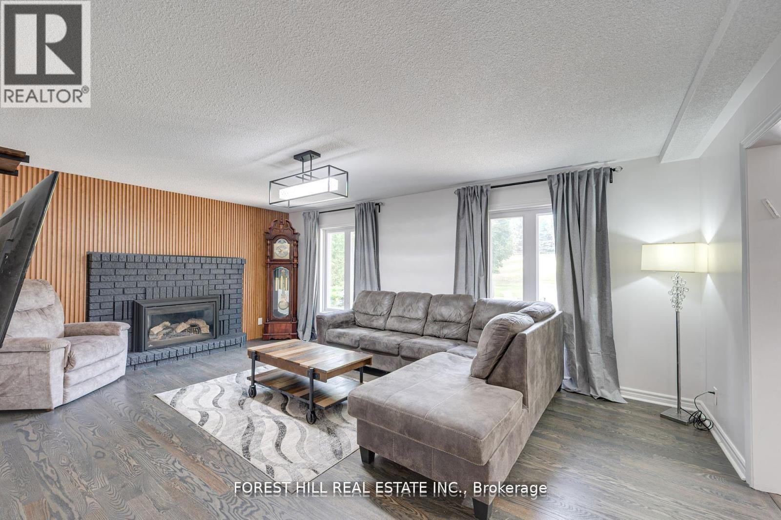 32 Grandview Crescent, Bradford West Gwillimbury, Ontario  L3Z 3L1 - Photo 5 - N12210343