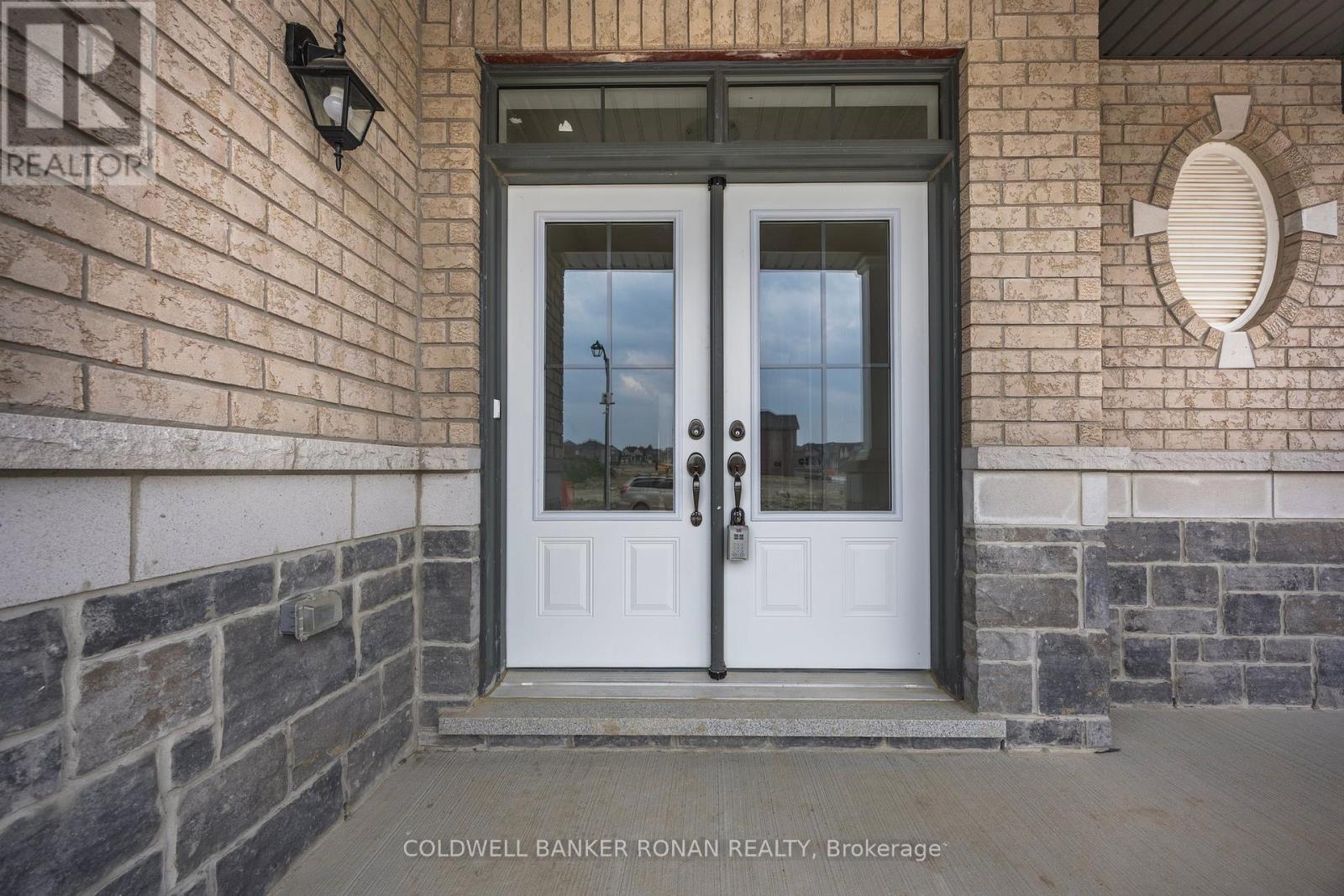 23 Fenn Crescent, New Tecumseth, Ontario  L9R 1V4 - Photo 3 - N12210402