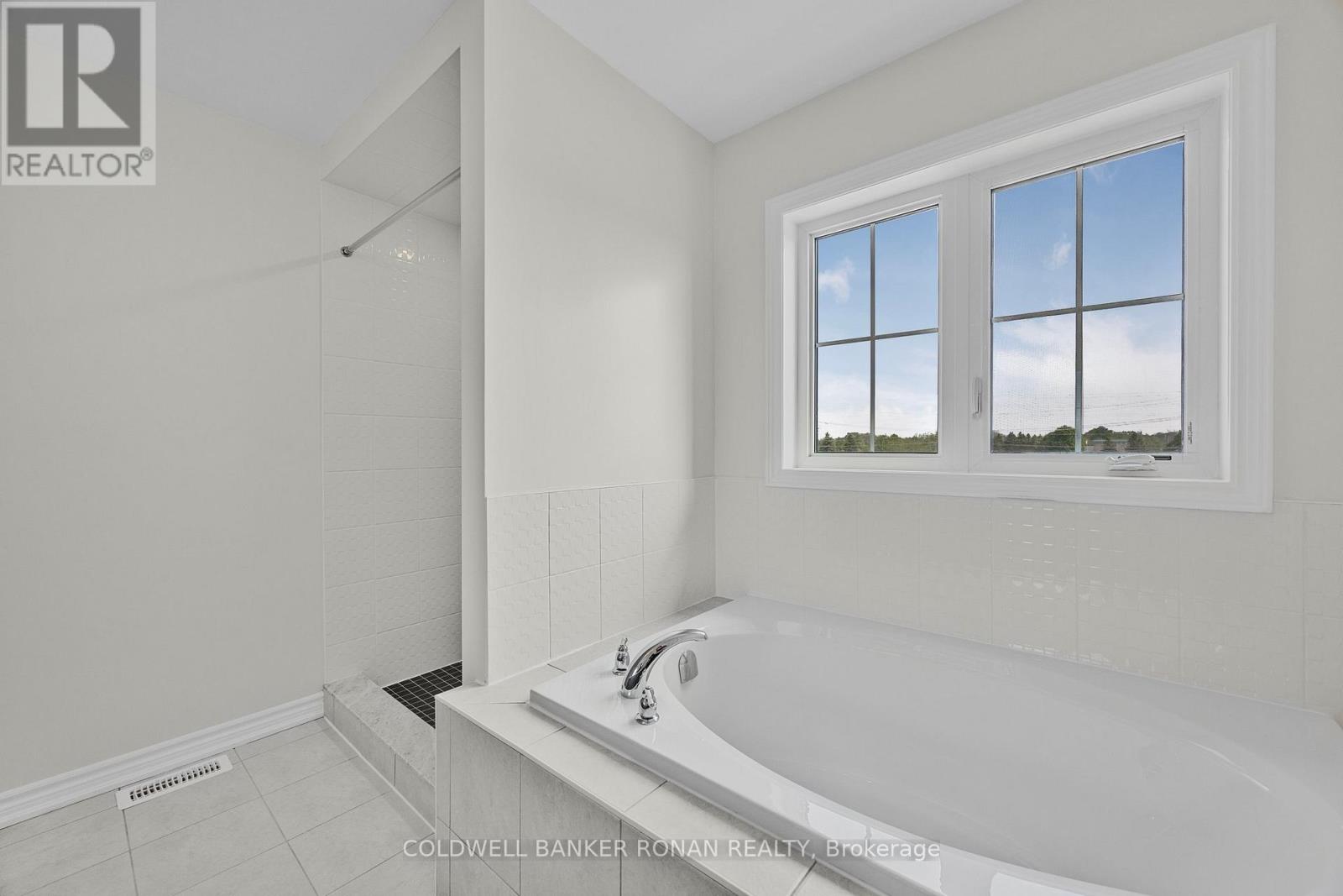 23 Fenn Crescent, New Tecumseth, Ontario  L9R 1V4 - Photo 33 - N12210402