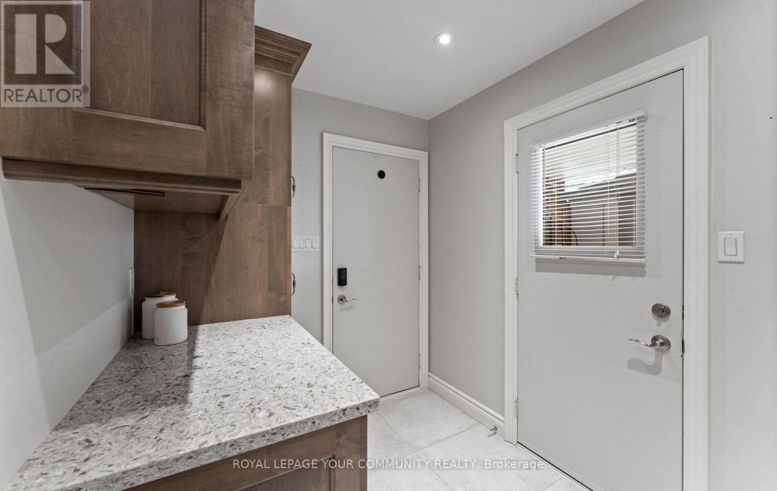 56 Petch Crescent, Aurora, Ontario  L4G 5N9 - Photo 22 - N12210423