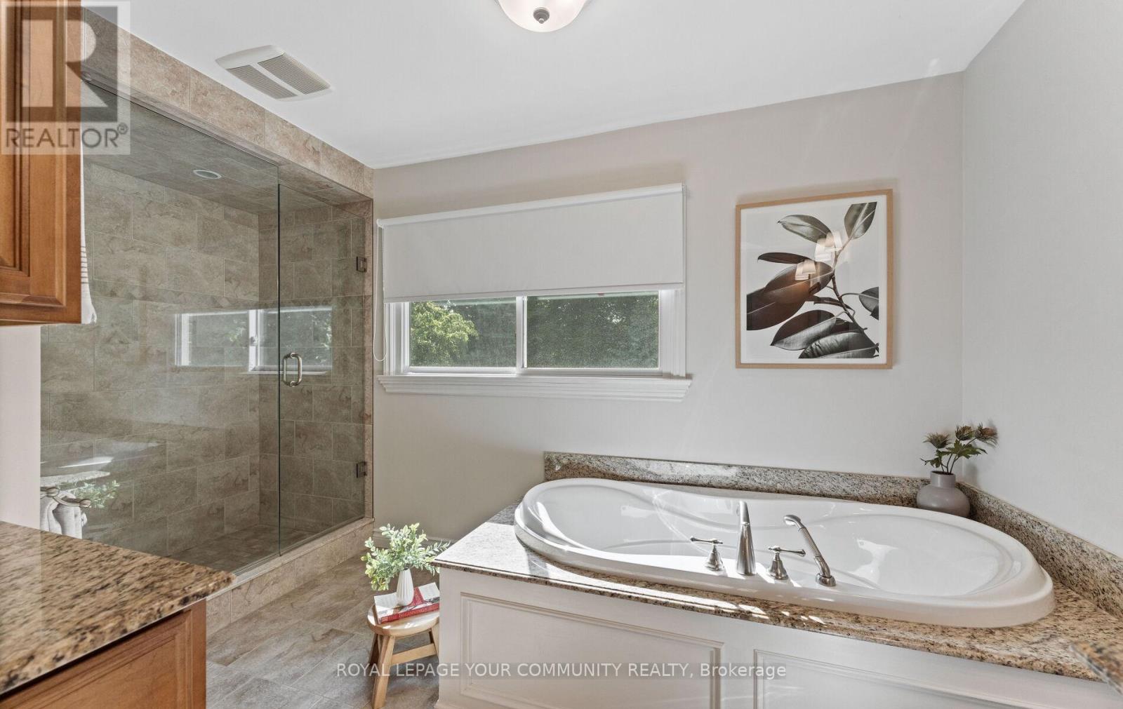 56 Petch Crescent, Aurora, Ontario  L4G 5N9 - Photo 25 - N12210423
