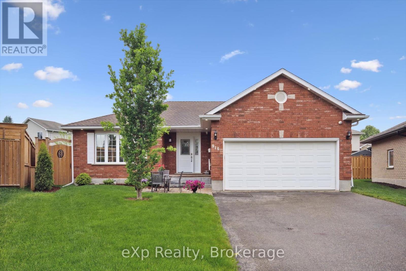 916 KEEWATIN PLACE, Kitchener, Ontario