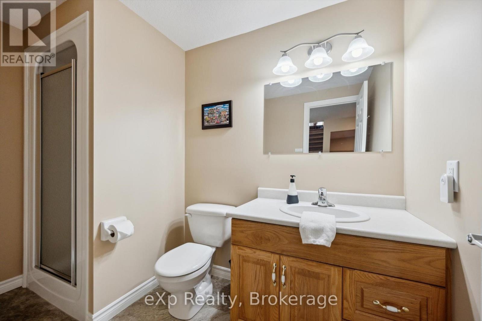 916 Keewatin Place, Kitchener, Ontario  N2B 3W4 - Photo 29 - X12206893