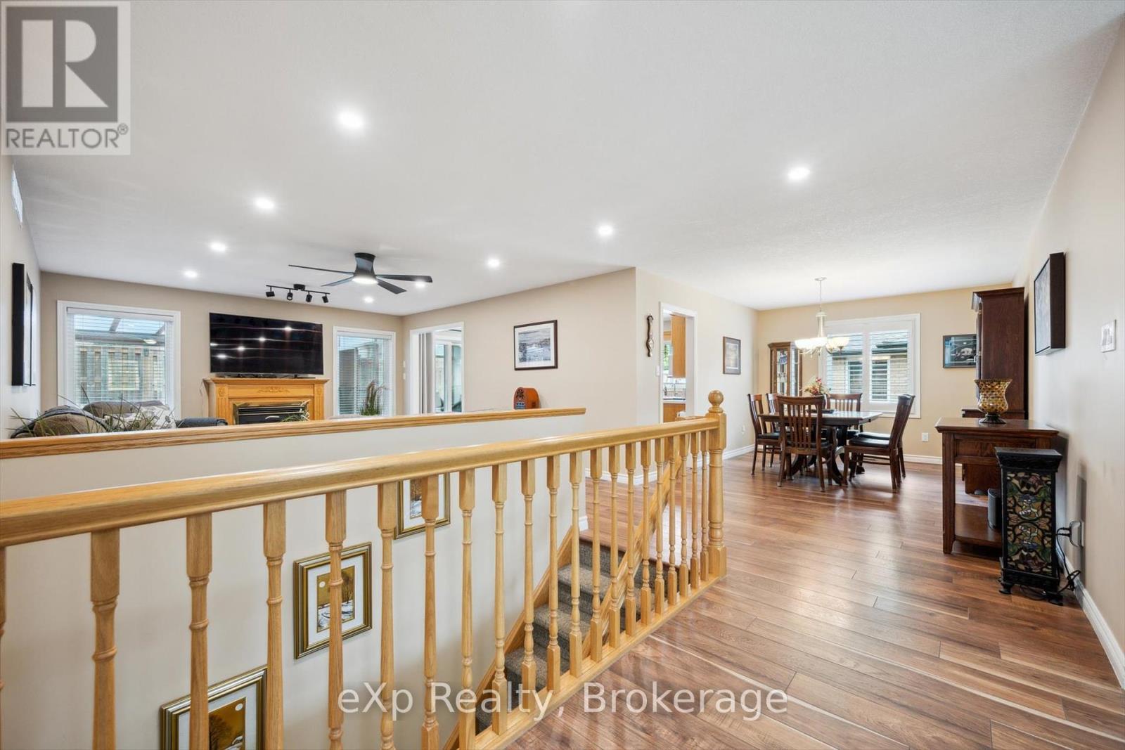916 Keewatin Place, Kitchener, Ontario  N2B 3W4 - Photo 6 - X12206893