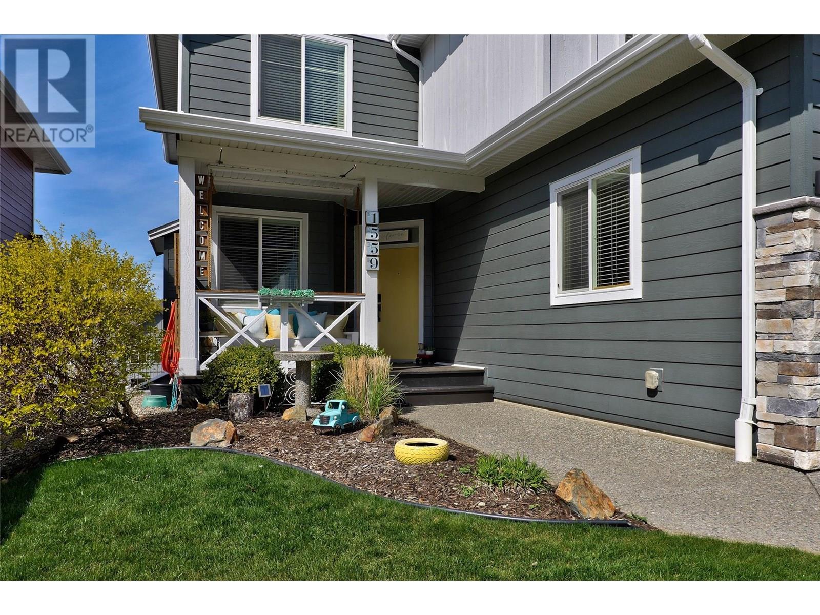 Property at 1559 EMERALD Drive image 2
