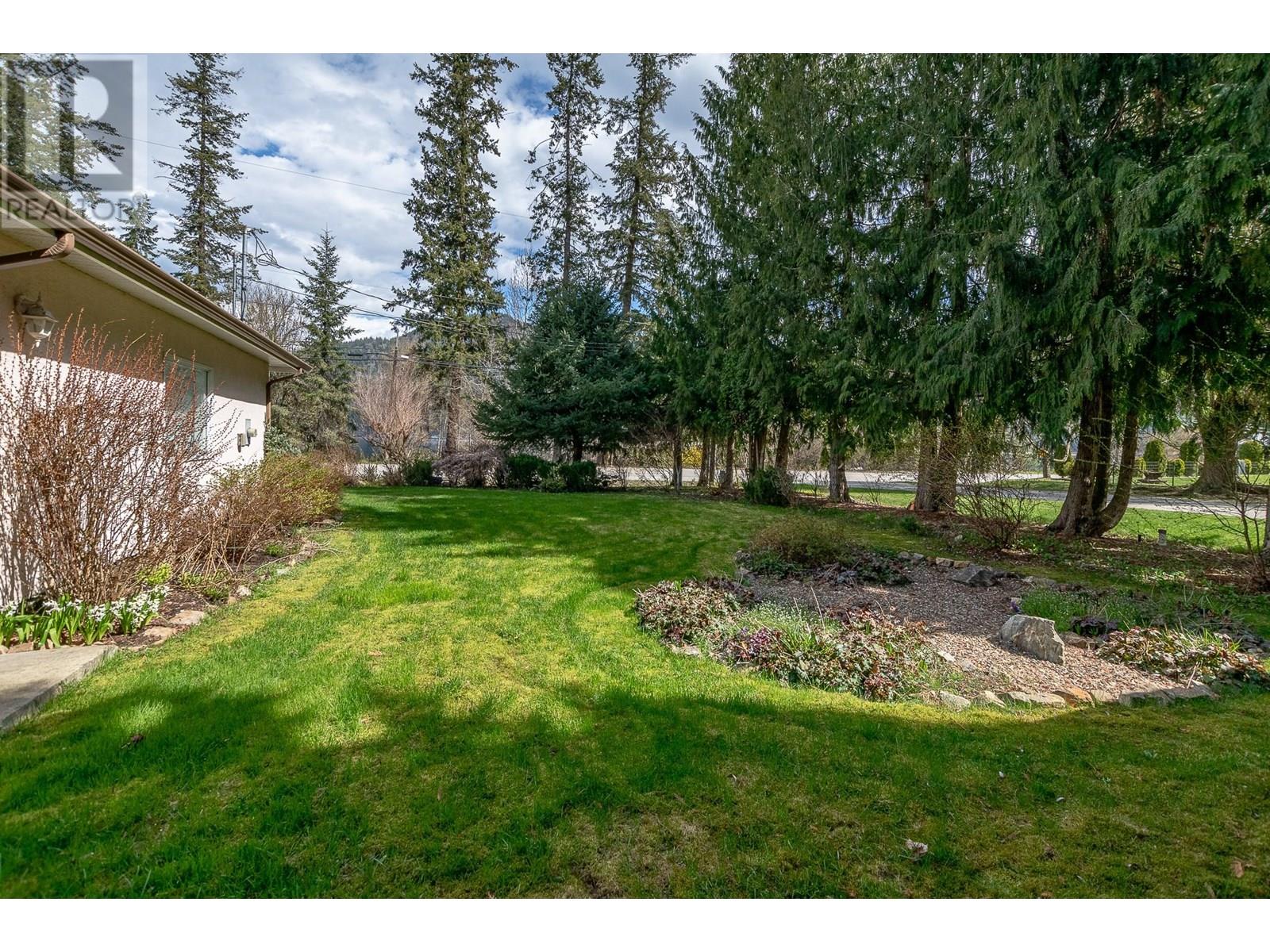 2450 Blind Bay Road, Blind Bay, British Columbia  V0E 1H2 - Photo 22 - 10341296