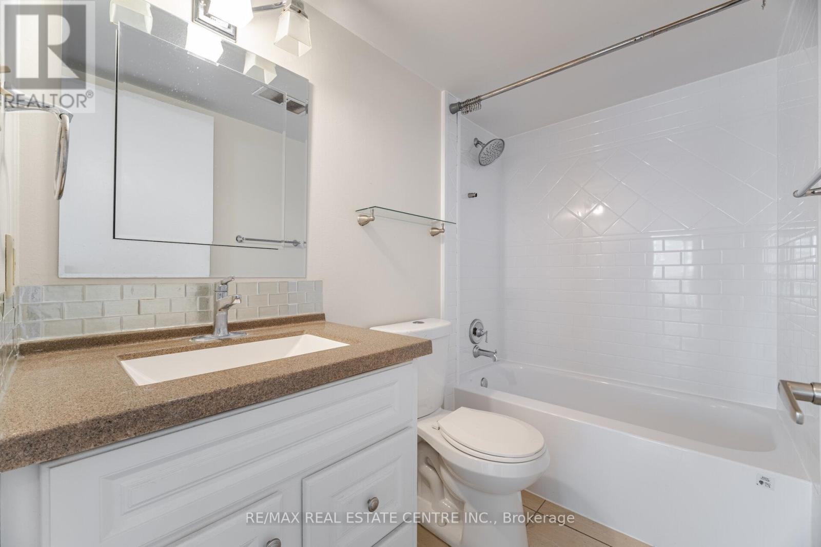 811 - 115 Hillcrest Avenue, Mississauga, Ontario  L5B 3Y9 - Photo 22 - W12210175