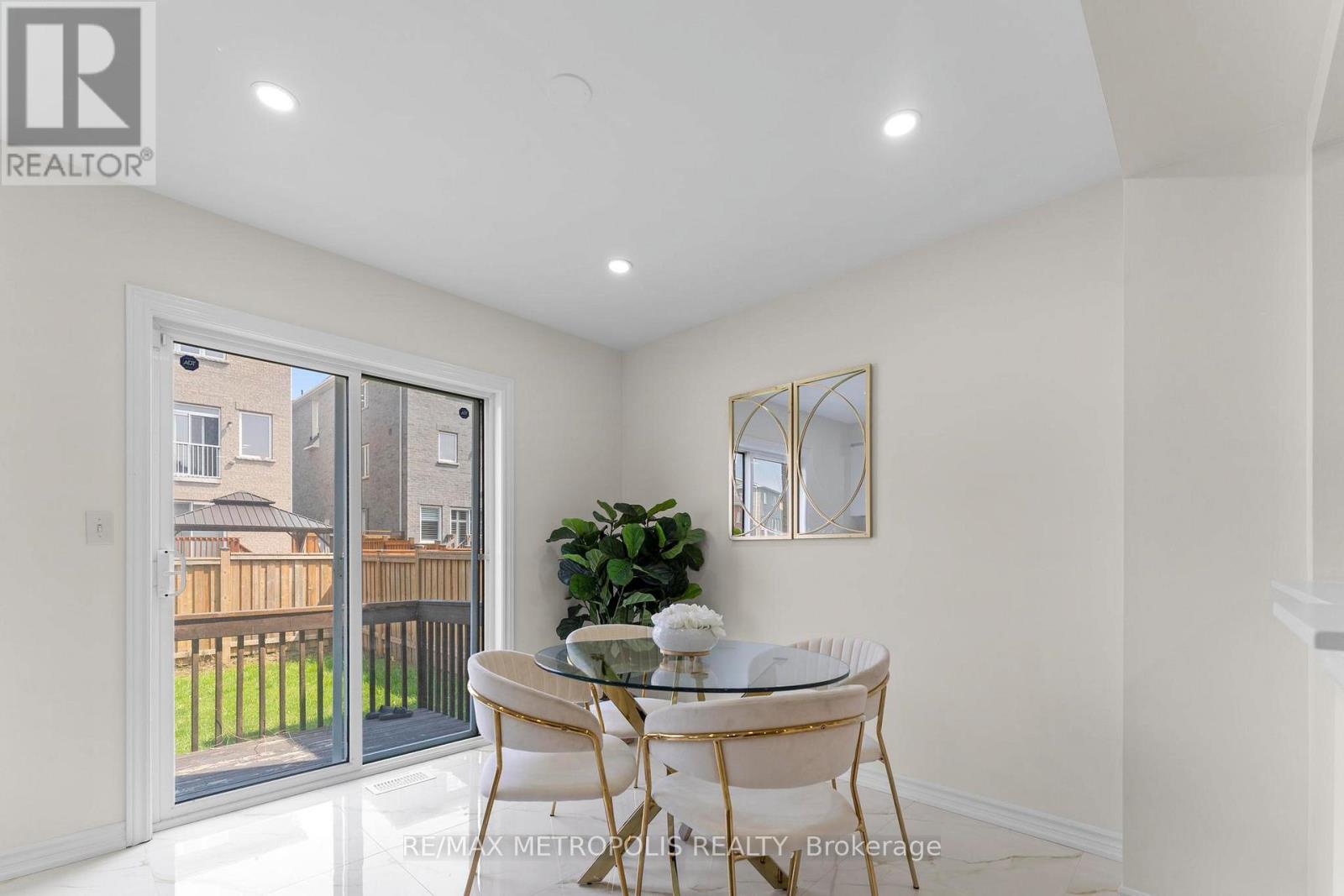 124 Nahani Way, Mississauga, Ontario  L4Z 4J8 - Photo 8 - W12210176