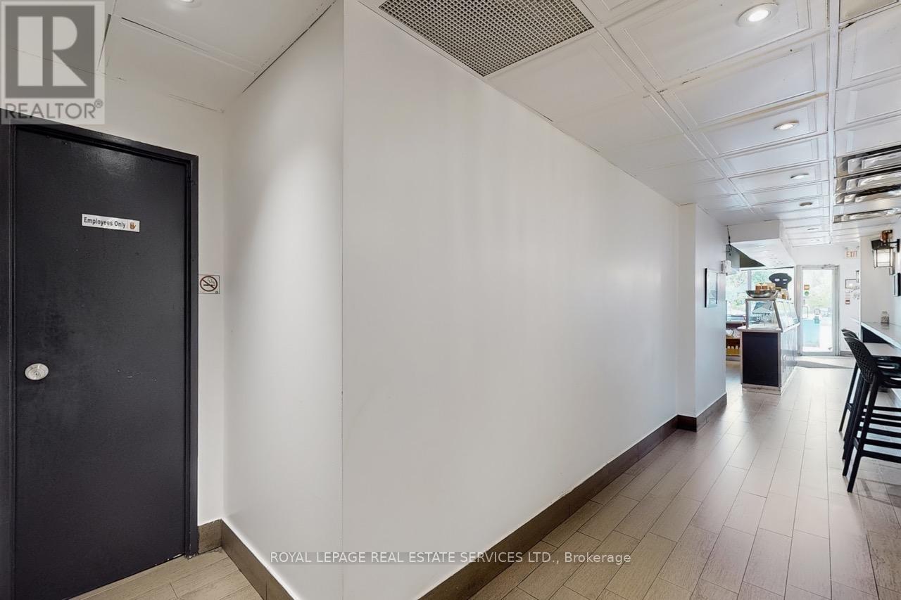 2184 Bloor Street W, Toronto, Ontario  M6S 1N3 - Photo 18 - W12210194