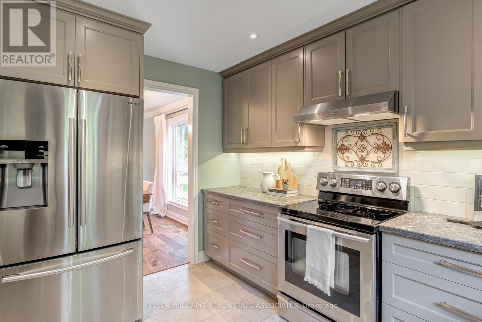 2945 Pettigrew Crescent, Mississauga, Ontario  L5L 4X1 - Photo 8 - W12210199