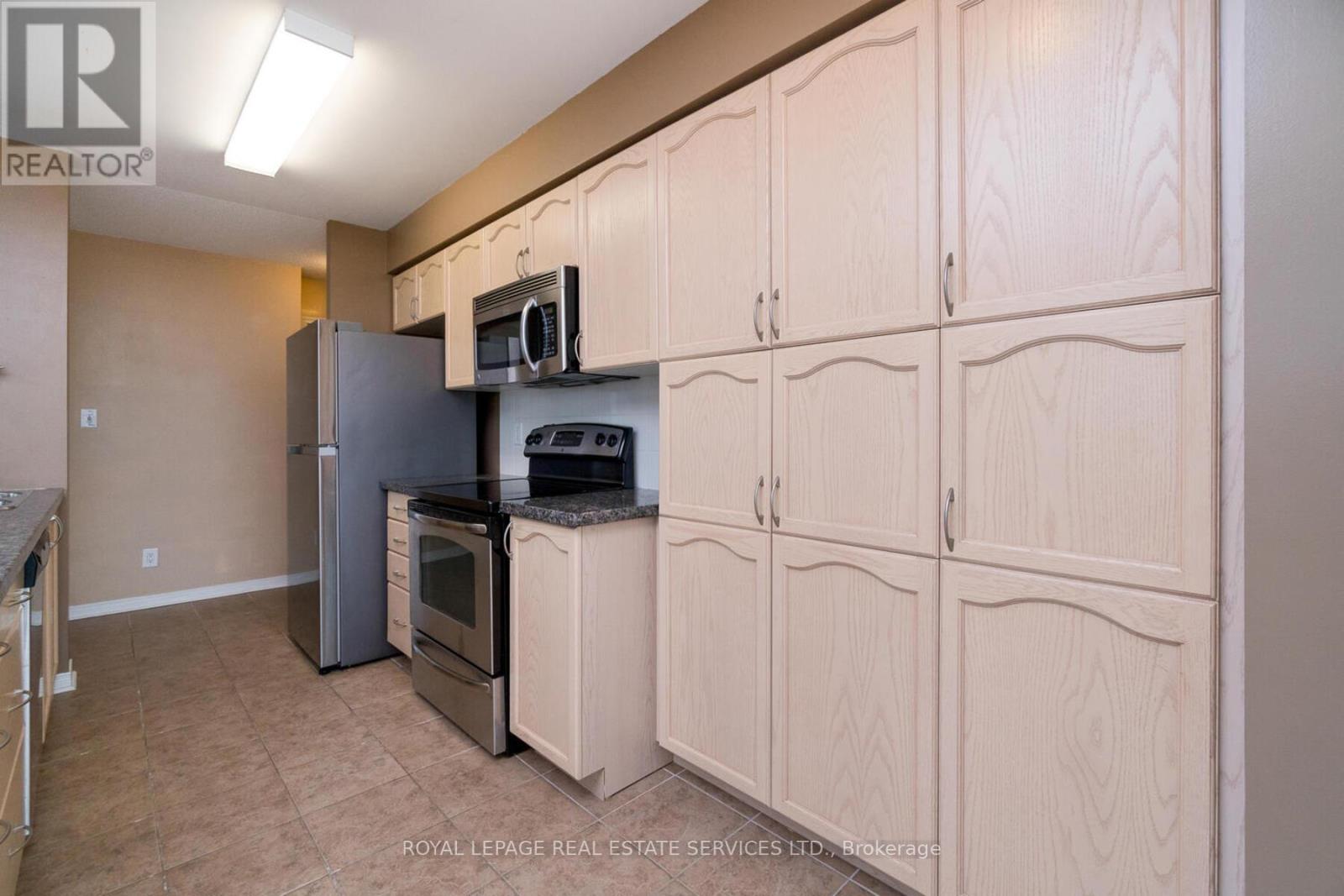 704 - 4850 Glen Erin Drive, Mississauga, Ontario  L5M 7S1 - Photo 10 - W12210210