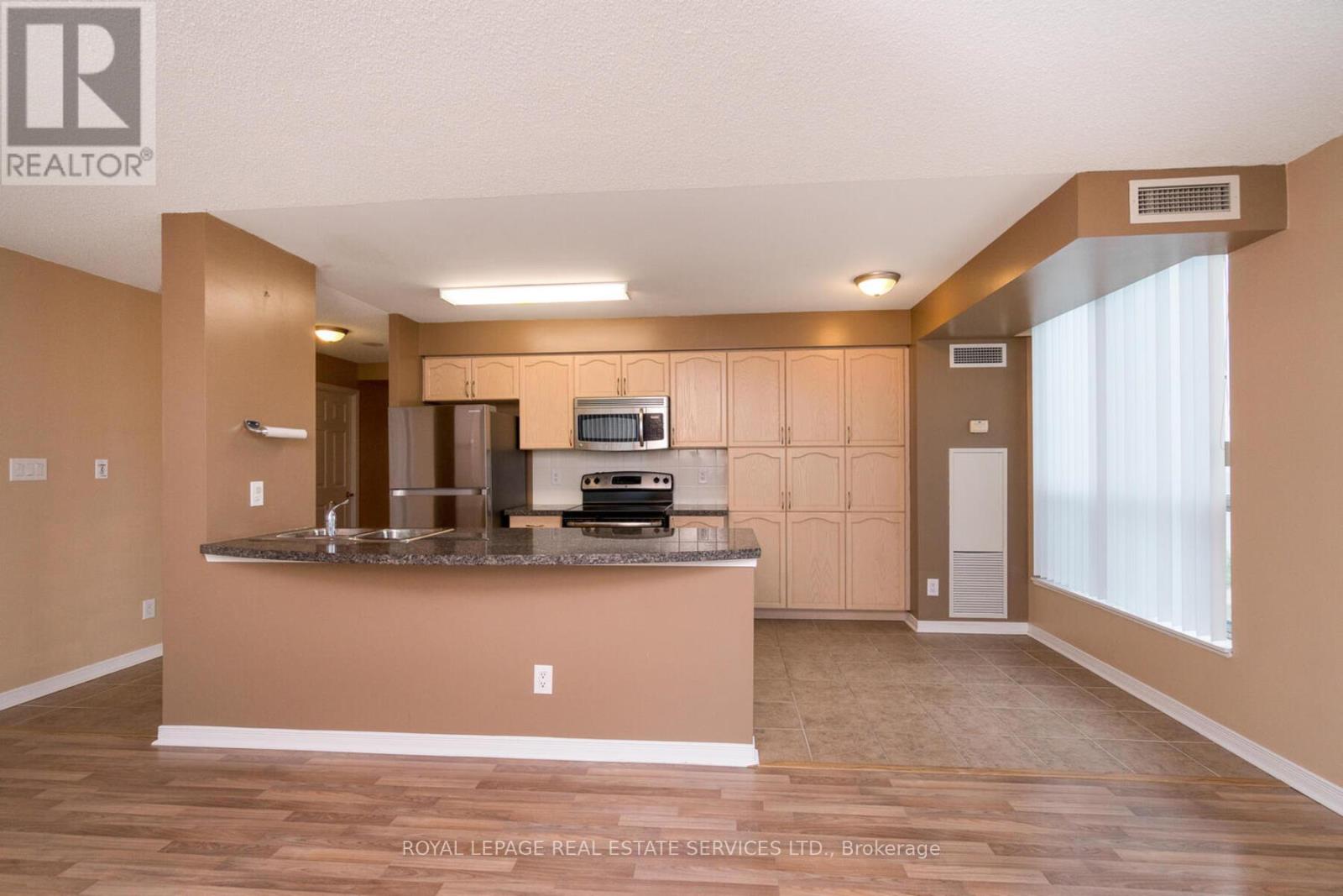704 - 4850 Glen Erin Drive, Mississauga, Ontario  L5M 7S1 - Photo 8 - W12210210