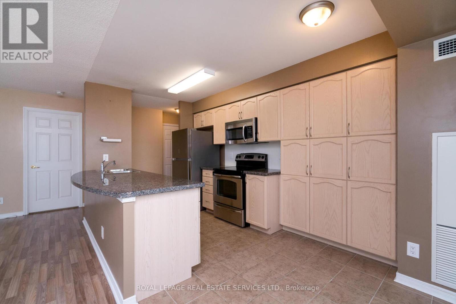 704 - 4850 Glen Erin Drive, Mississauga, Ontario  L5M 7S1 - Photo 9 - W12210210