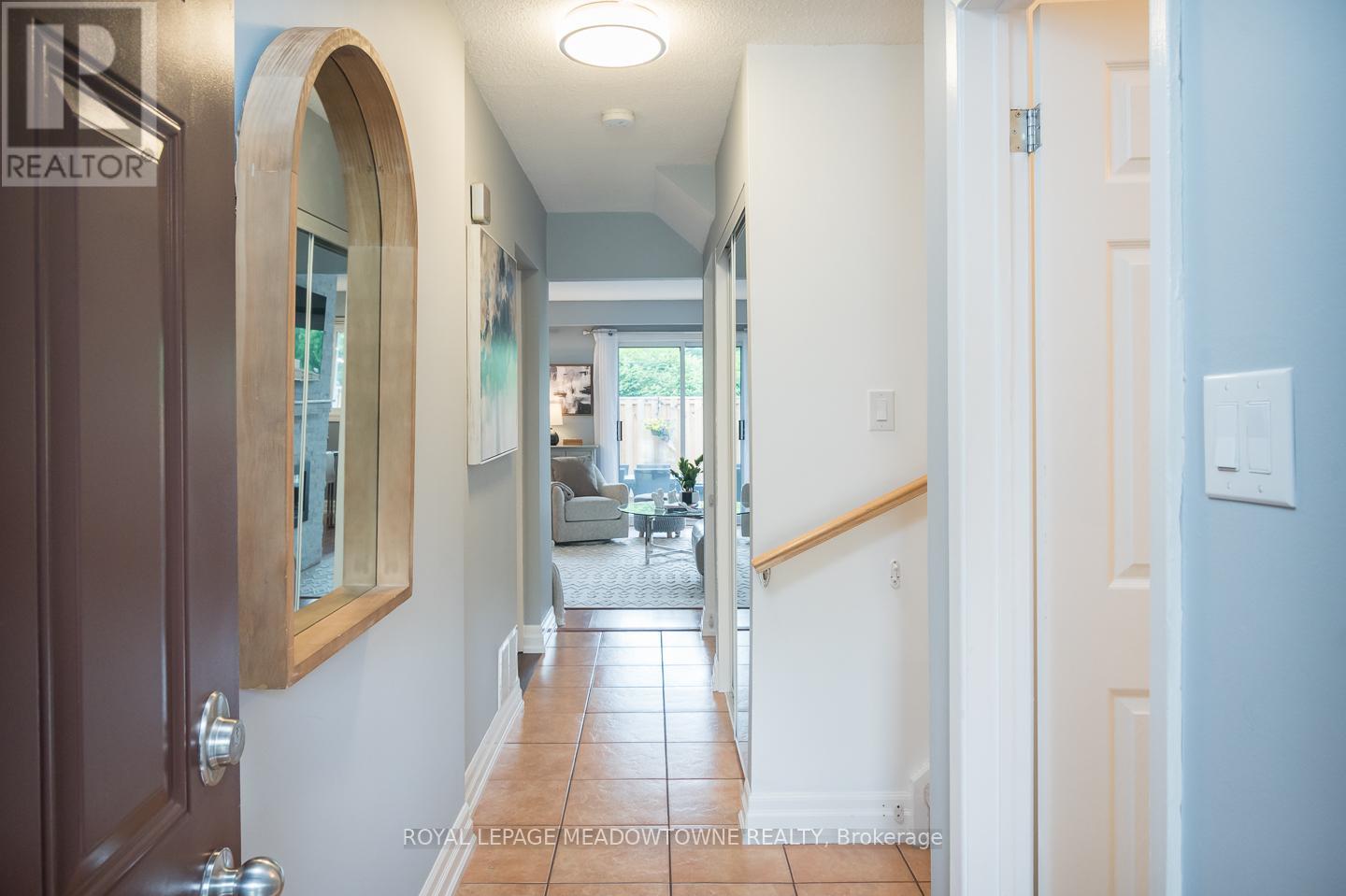 92 - 7430 Copenhagen Road, Mississauga, Ontario  L5N 2C4 - Photo 3 - W12210222