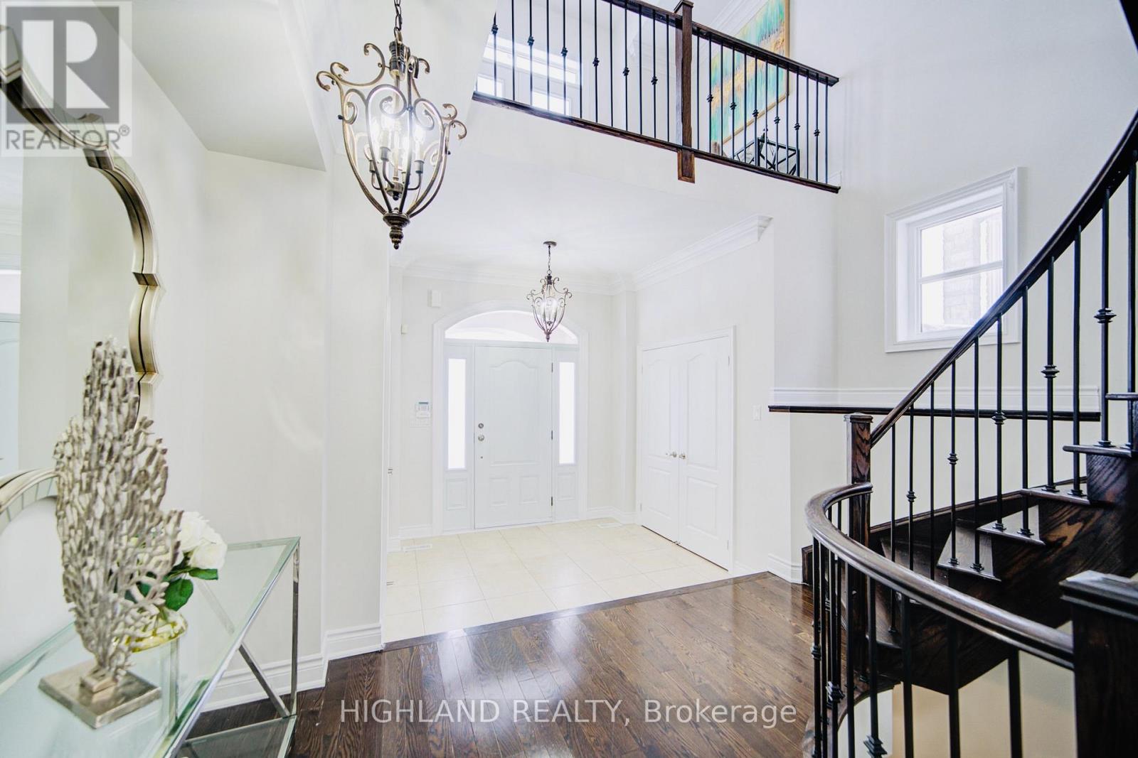 1342 Kestell Boulevard, Oakville, Ontario  L6H 0C8 - Photo 10 - W12210232