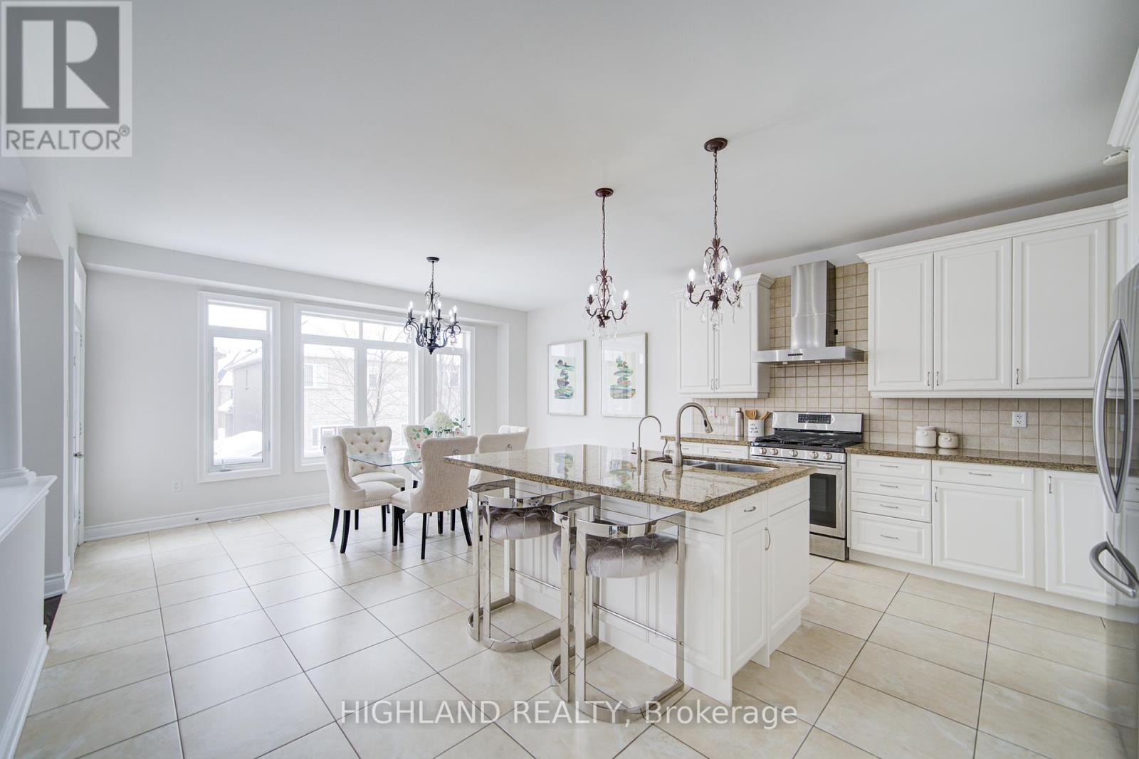 1342 Kestell Boulevard, Oakville, Ontario  L6H 0C8 - Photo 19 - W12210232
