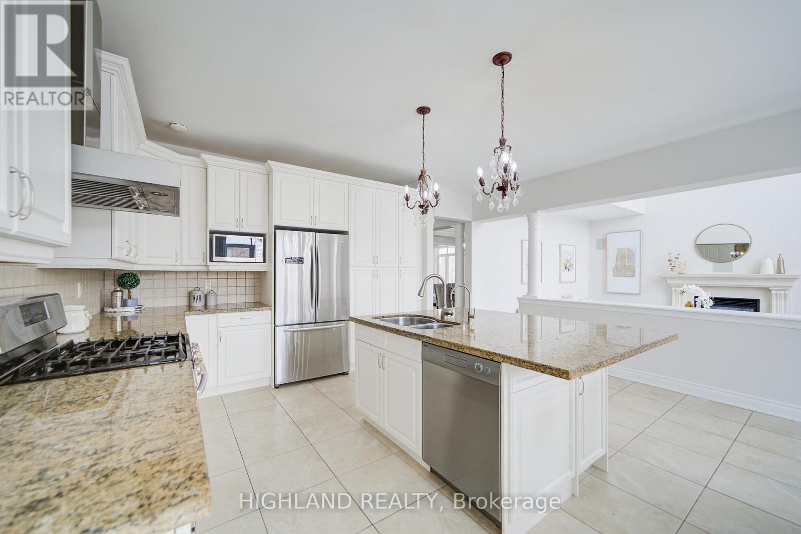 1342 Kestell Boulevard, Oakville, Ontario  L6H 0C8 - Photo 21 - W12210232