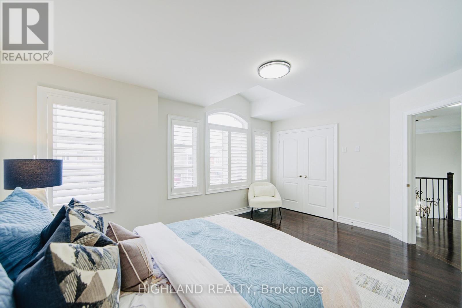 1342 Kestell Boulevard, Oakville, Ontario  L6H 0C8 - Photo 32 - W12210232